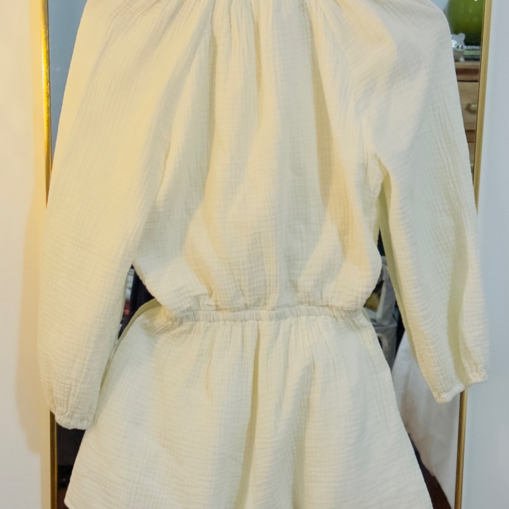 Style Rack Designed in LA - Cut Out Romper - Picture 2 of 3